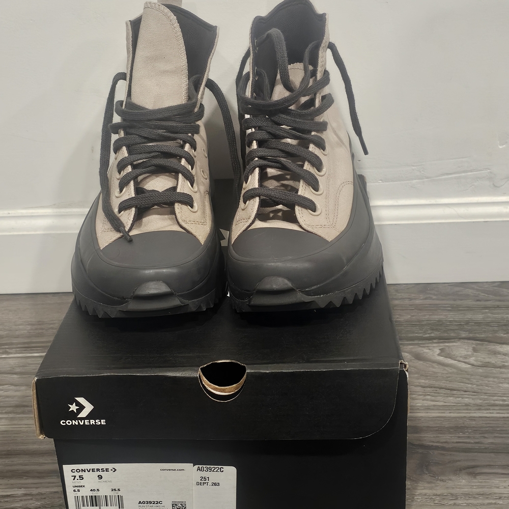 Converse Womens Papyrus/black Run Star Hike Sneakers